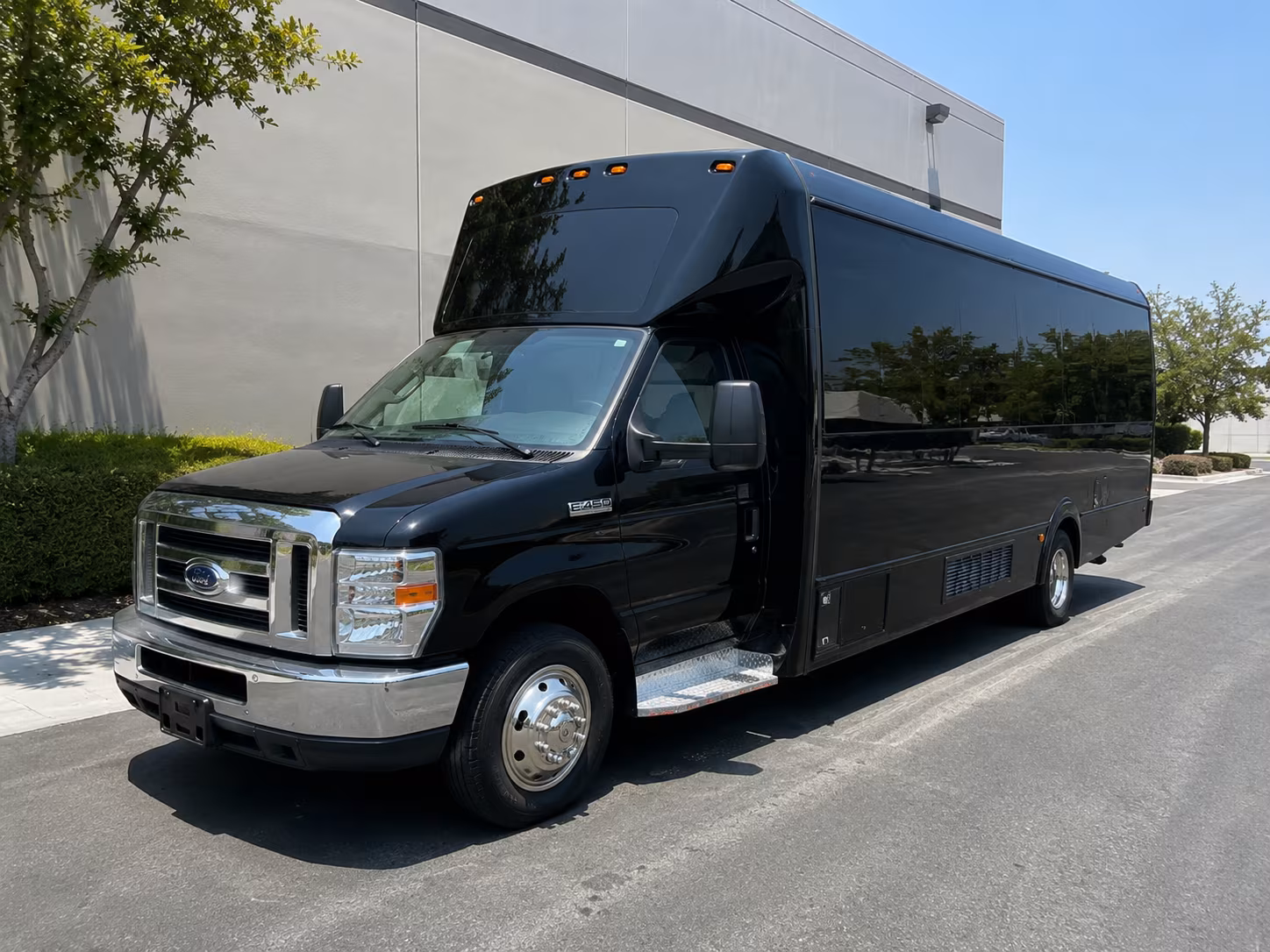 Passenger watching the Overland Park scenery during a regional party bus road trip
