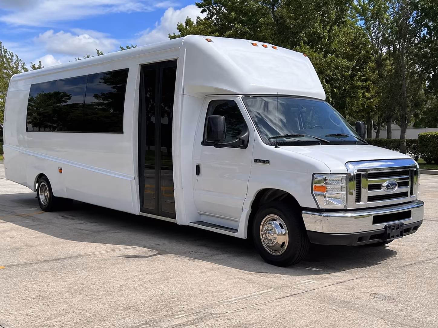 Kansas City Homecoming & Prom Party Bus Rentals