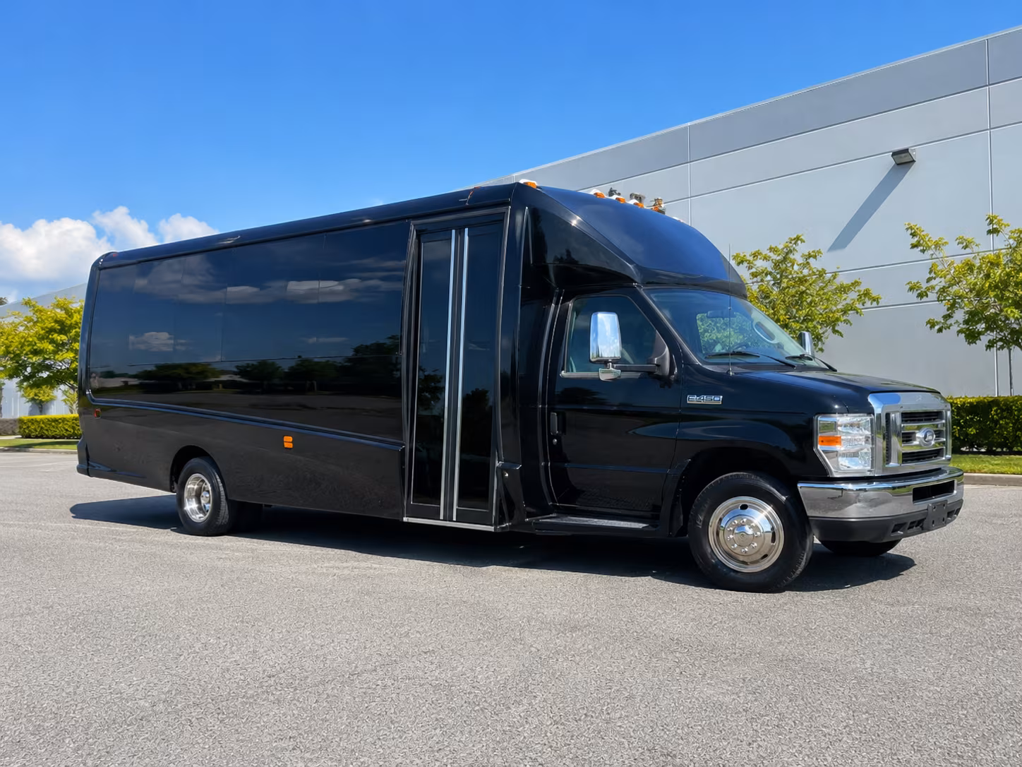 Overland Park Birthday, Sweet 16, & Quinceañera Transportation party bus exterior