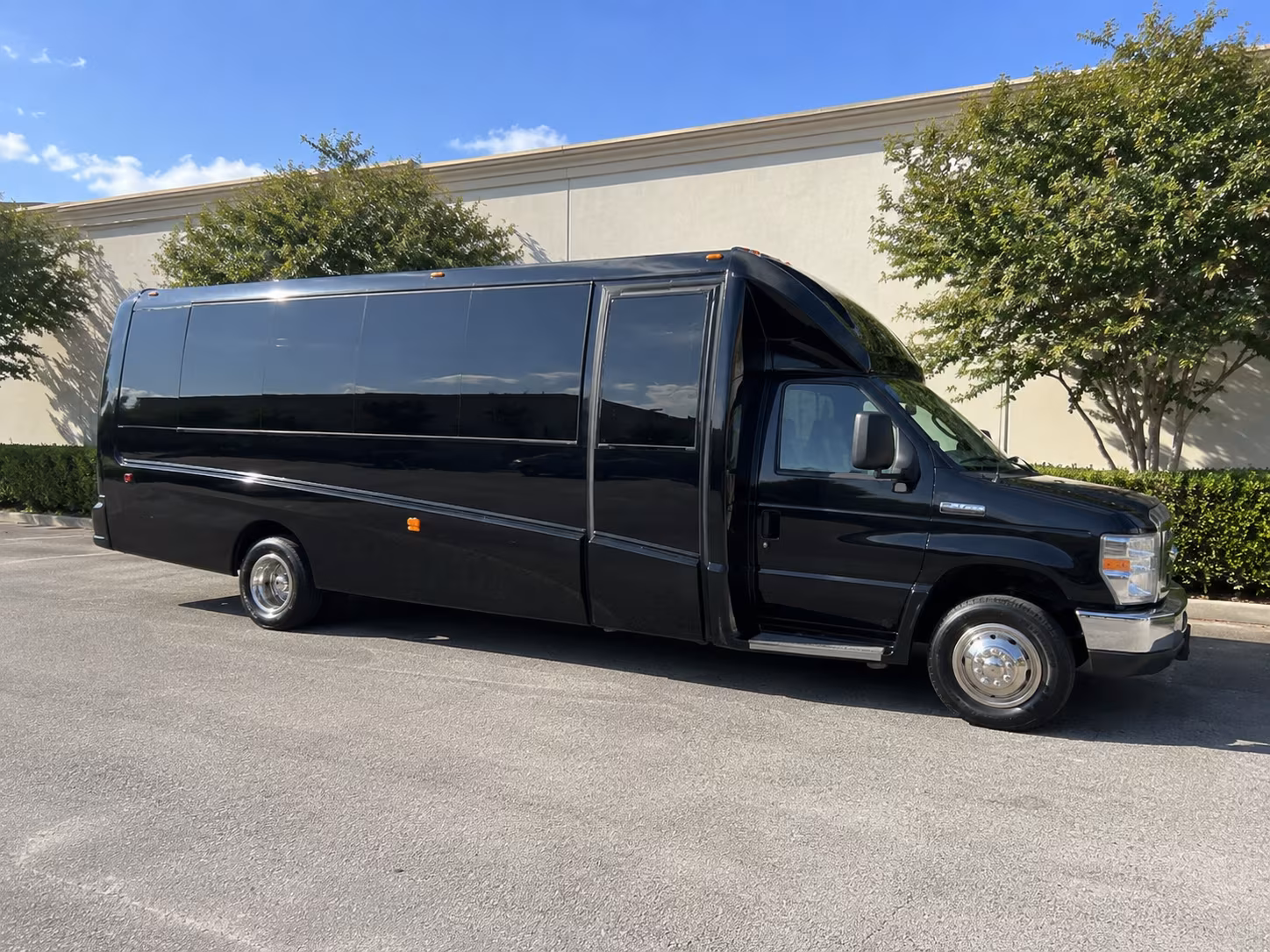 Overland Park Birthday, Sweet 16, & Quinceañera Transportation party bus interior