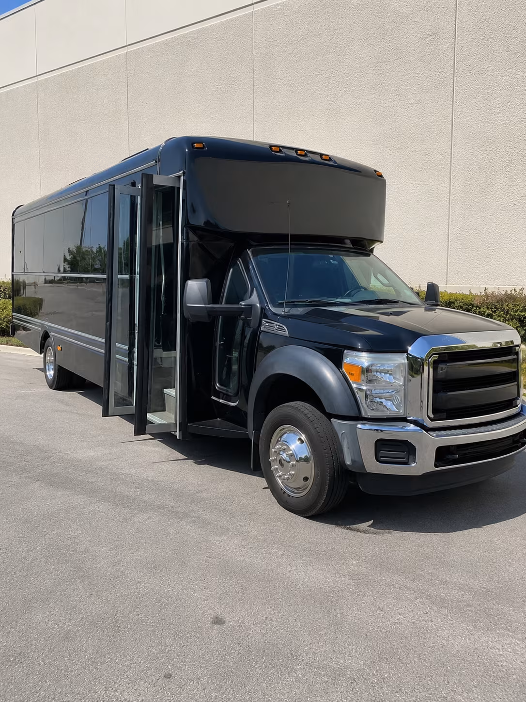 Overland Park Winery Tour & Pub Crawl Transportation pickup coordination
