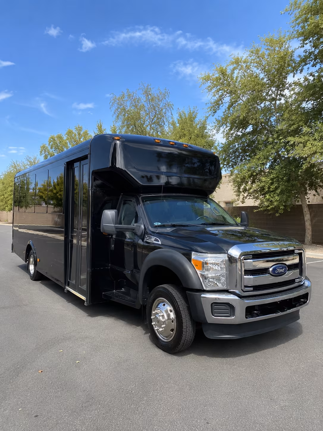 Shawnee Birthday, Sweet 16, & Quinceañera Party Bus Rentals